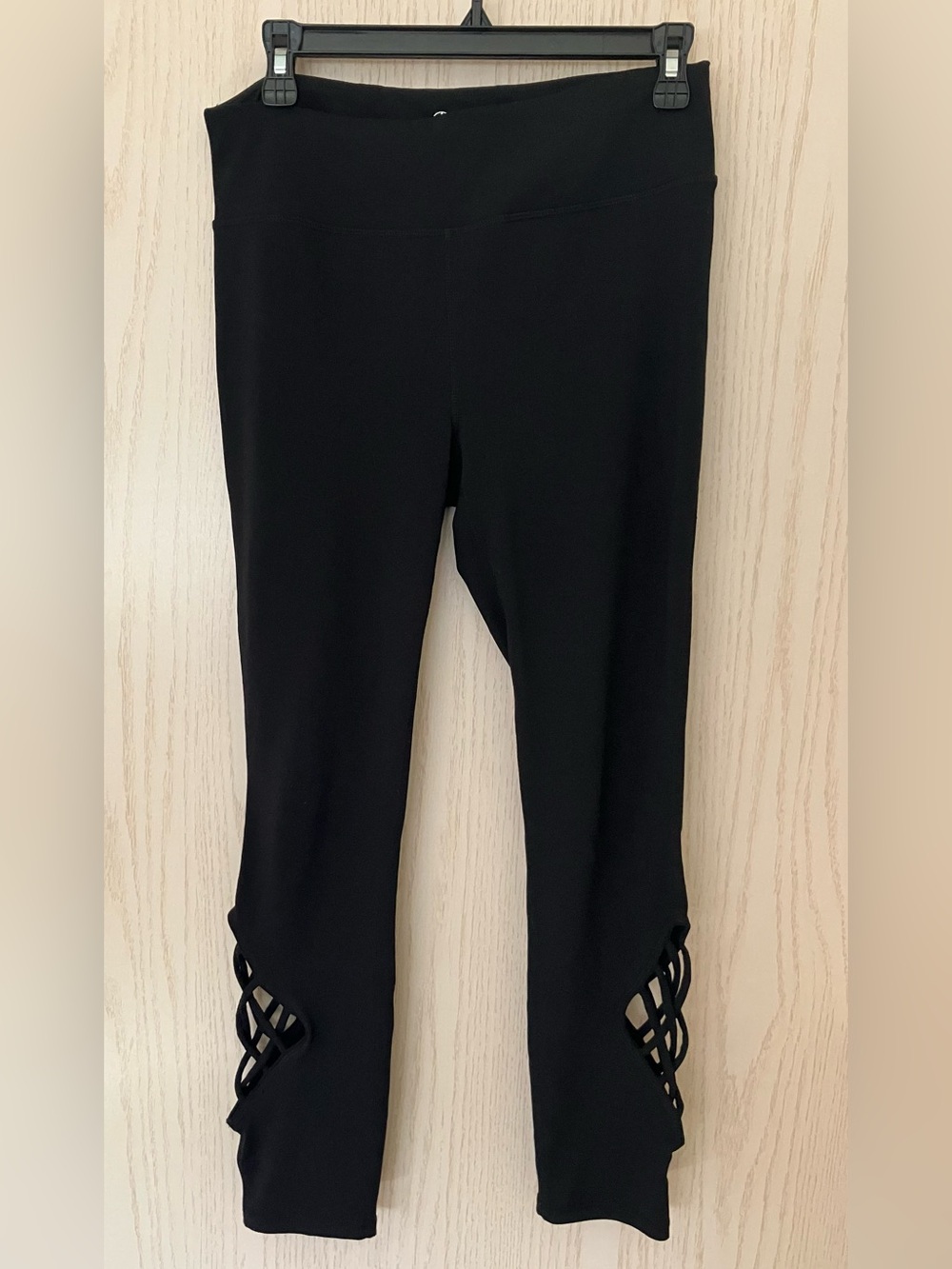GAIAM Criss Cross Cropped Black
Leggings